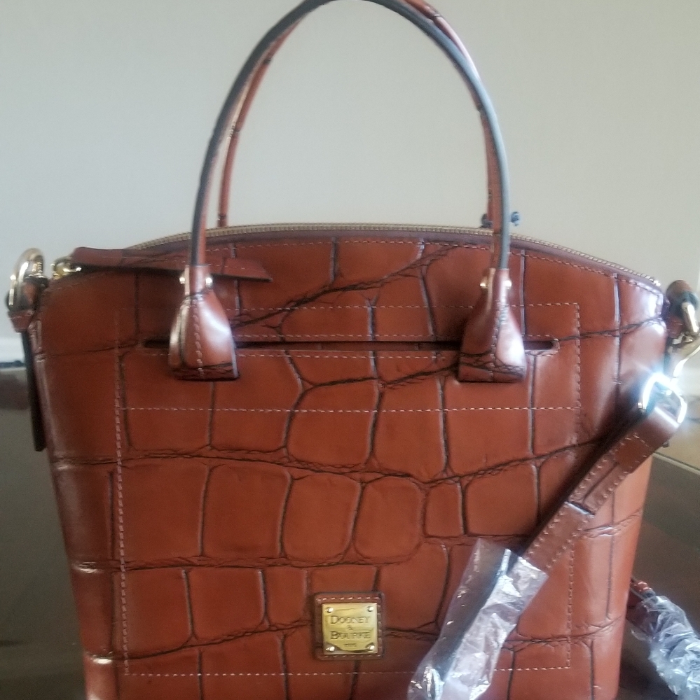 NEW Authentic Dooney&Bourke Domed Satchel